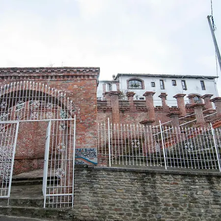 Guest house In House - Castello Dei Diamanti Belvedere Langhe